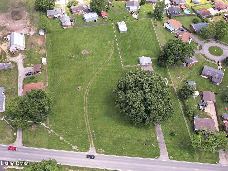2nd image of 702 Fairdale Rd