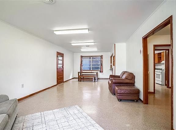 5th image of 513 Michigan Ave