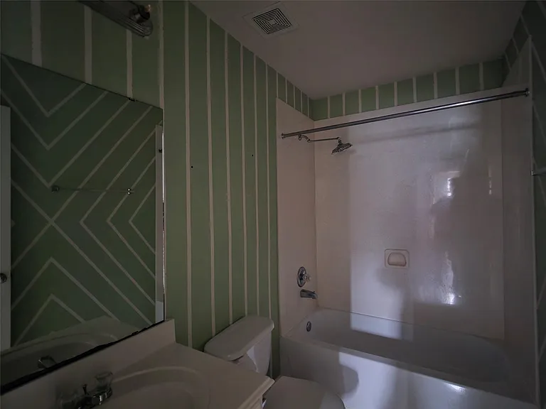 15515 Bartlett Pear Ct — Photo 9