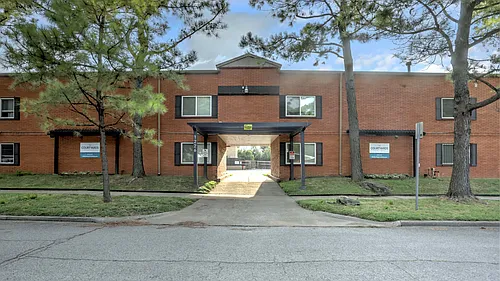 1226 S Saint Louis Ave #7 Photo 1