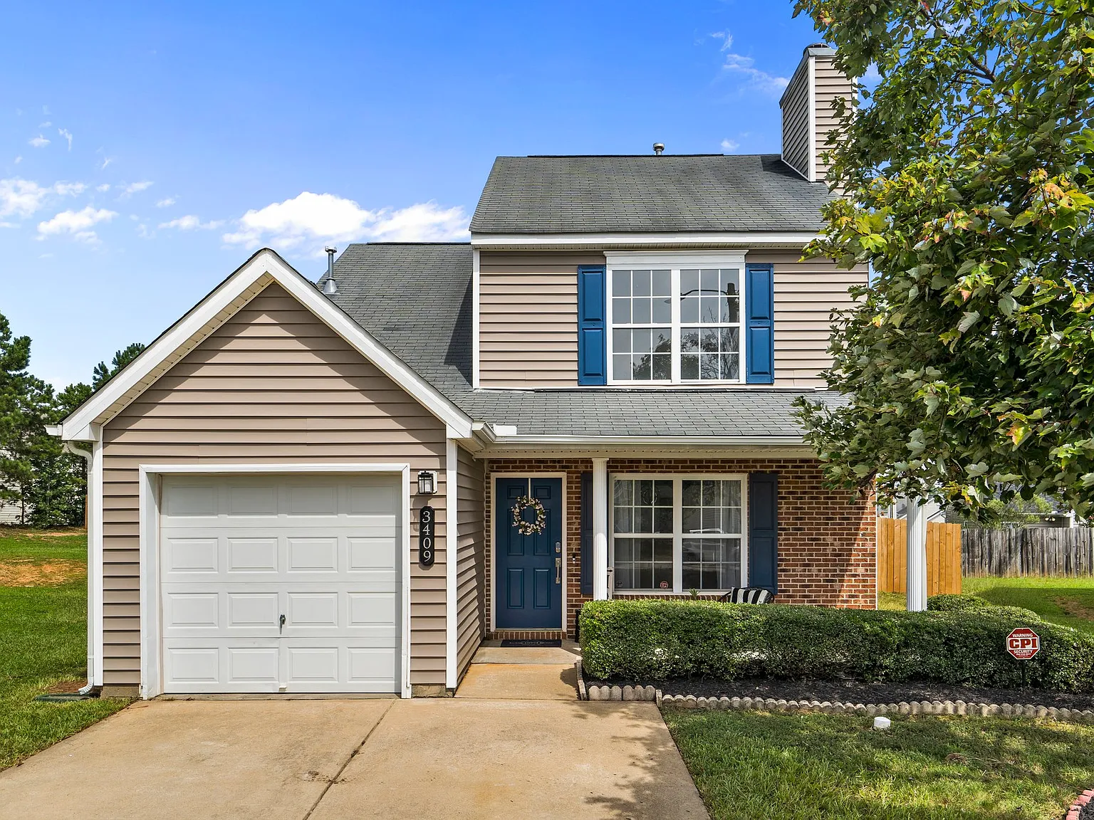 3 bed, 2.5 bath, 1451 sqft, $2,150 — Photo 1