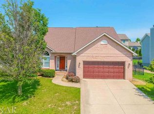 1309 Moss Creek Rd, Bloomington, IL 61704