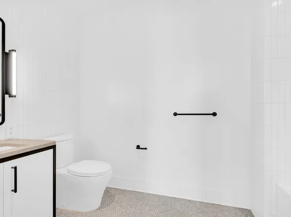 29 Huron Street image 15 of 31