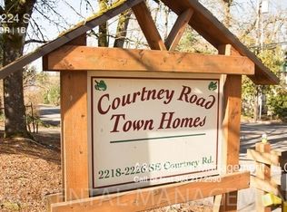2224 SE Courtney Rd, Oak Grove, OR 97222