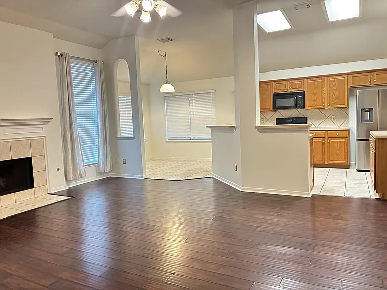 8910 Aber Trail Ct — Photo 8