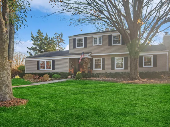 837 Harriet Ln, Barrington, IL 60010