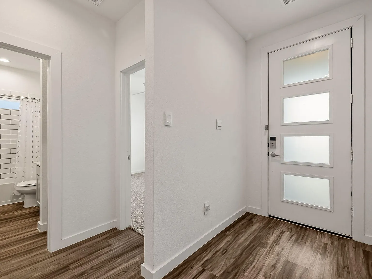 5 bed, 3.0 bath, 2653 sqft, $3,400 — Photo 4