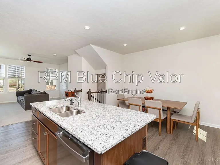 14 Wentworth Ln — Photo 7