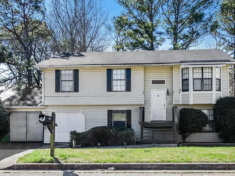 2068 Lown Farm Ln — Photo 1