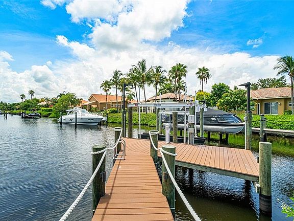 5th image of 18788 SE Windward Island Ln