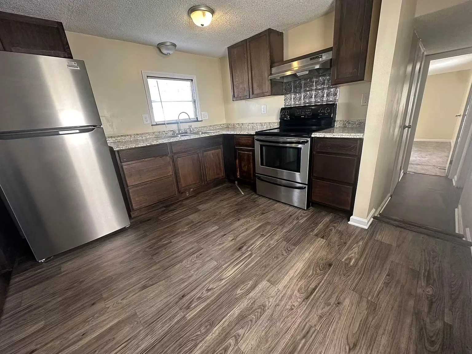 2 bed, 1000 sqft, $1,000 — Photo 2