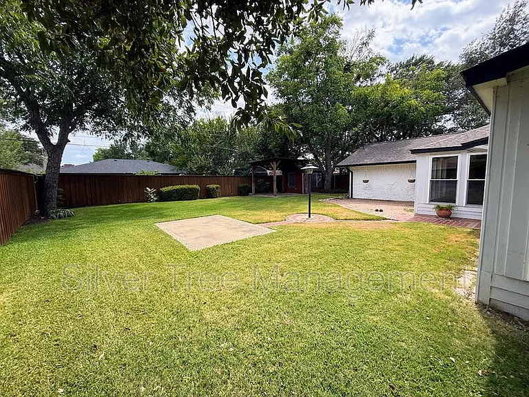 1710 Dickerson Dr — Photo 40