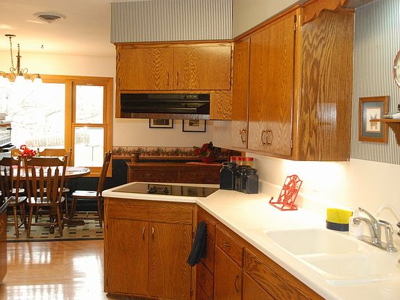Kitchen w/Dining room