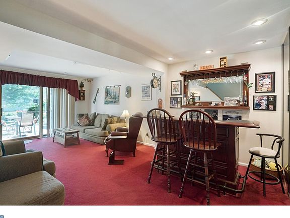 4th image of 166 Kenton Dr