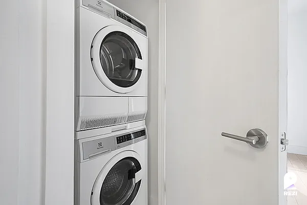 Rented by REZI | media 7