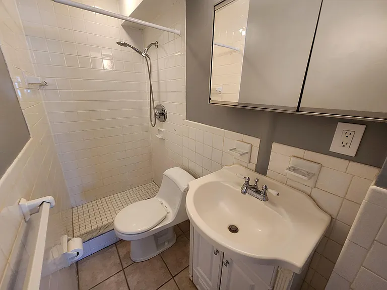 75 Edgelawn Ave #1 — Photo 20