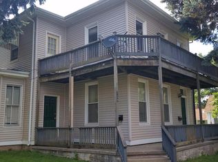 717 S 9th St, Burlington, IA 52601