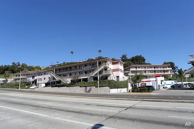 4641 W Slauson Ave #4C — Photo 1