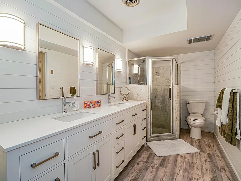 1425 Treasure Cove Ln — Photo 35