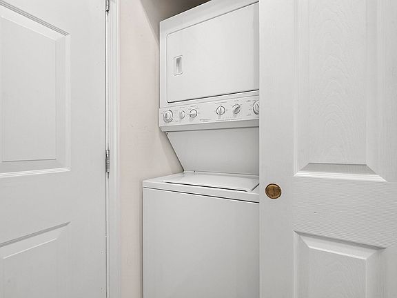 2nd image of 901 West Port Dr. #409