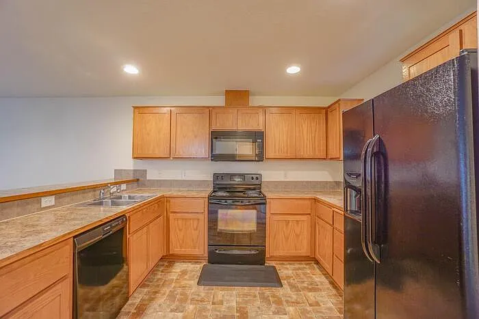 1821 NE 88th Cir — Photo 11