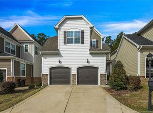 149 Pine Hawk Dr, Spring Lake, NC 28390