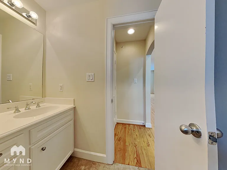 648 Westcross St #805 — Photo 9