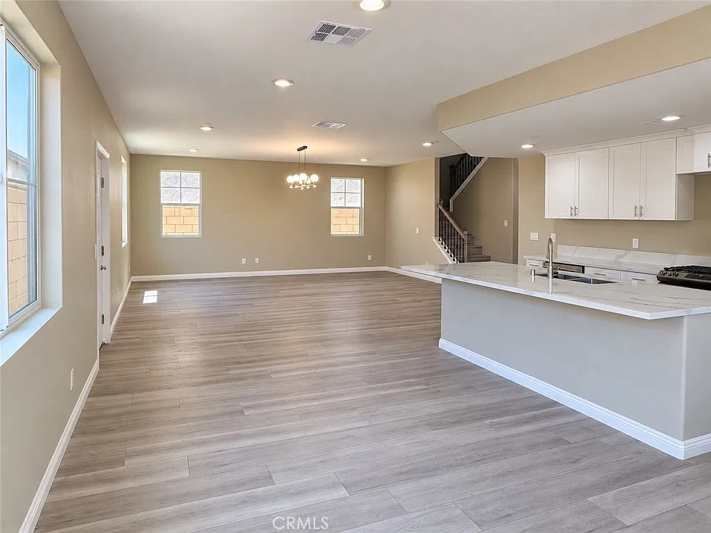 18281 Montgomery Ave — Photo 3