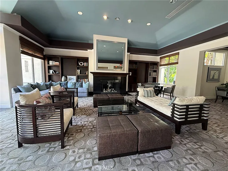 2243 Martin #110 — Photo 34