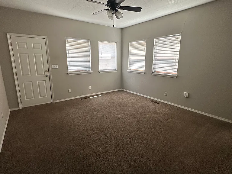 240 S Husband St #1 — Photo 5