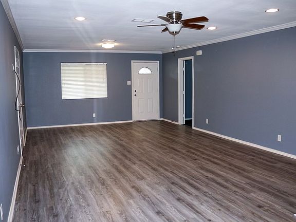 4th image of 775 Briarwood Ln