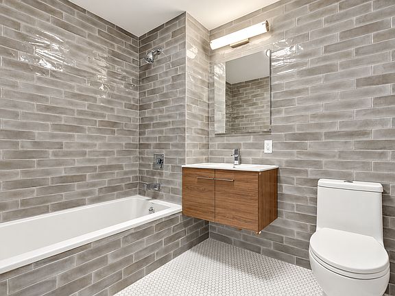 3rd image of 150 N 12th St APT 6I