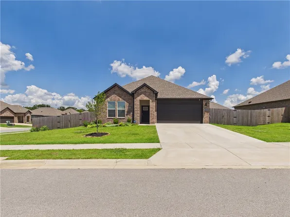2108 Hahn St, Pea Ridge, AR 72751