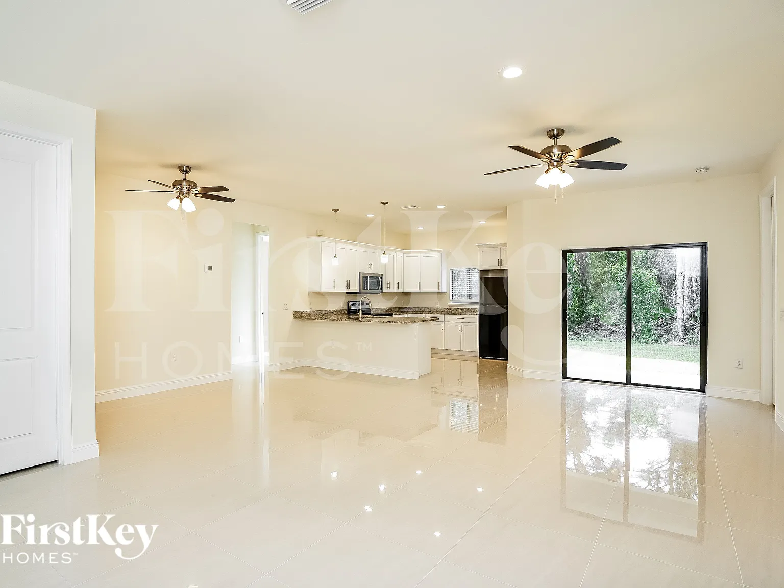3 bed, 2.0 bath, 1579 sqft, $1,740 — Photo 2