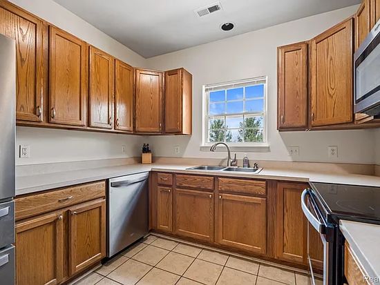 17200 Addington Dr, Walled Lake, MI 48390