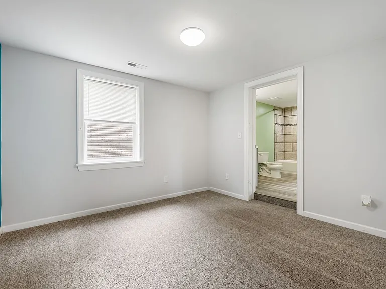 608 Lakeshore Dr — Photo 11
