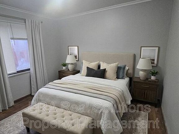 4th image of 545 Seymour Ave