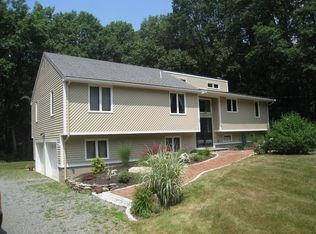 25 Fairview Dr, Southborough, MA 01772