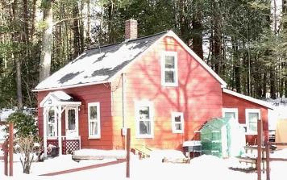2nd image of 781 Main St