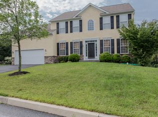 749 Meadowbrook Dr, Coatesville, PA 19320