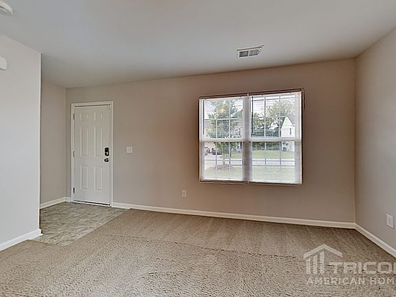 2nd image of 524 Gentle Breeze Ln