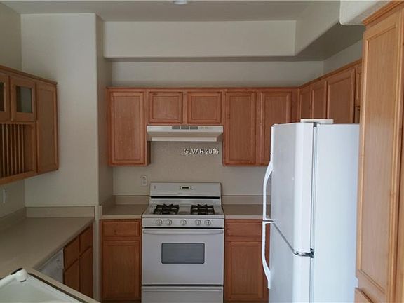 3rd image of 4437 Oberlander Ave #0