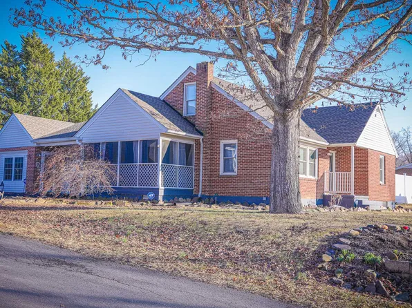 11 Two Wood Ln, Staunton, VA 24401