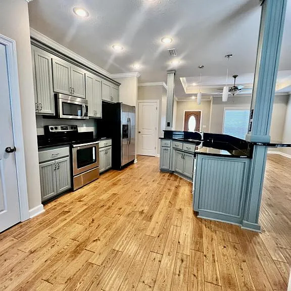 215 Savannah Dr — Photo 10