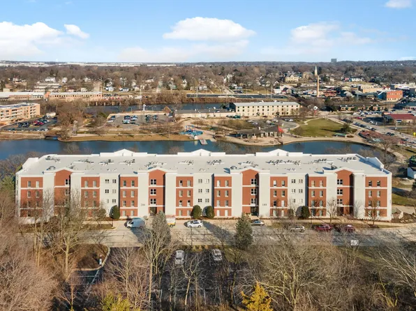 218 N Water St Unit 201, Batavia, IL 60510