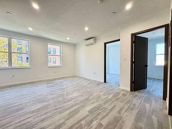3rd image of 1595 W 9th St #4C