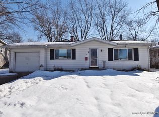 250 Fairview Dr, St Charles, IL 60174