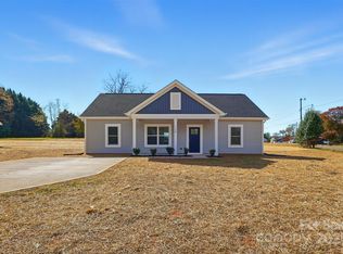 128 N Main St, Granite Falls, NC 28630