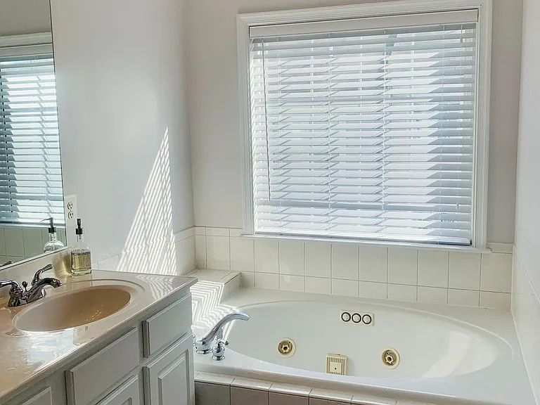 9823 Darcy Forest Dr — Photo 21