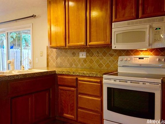 3rd image of 610 Tafoya Dr